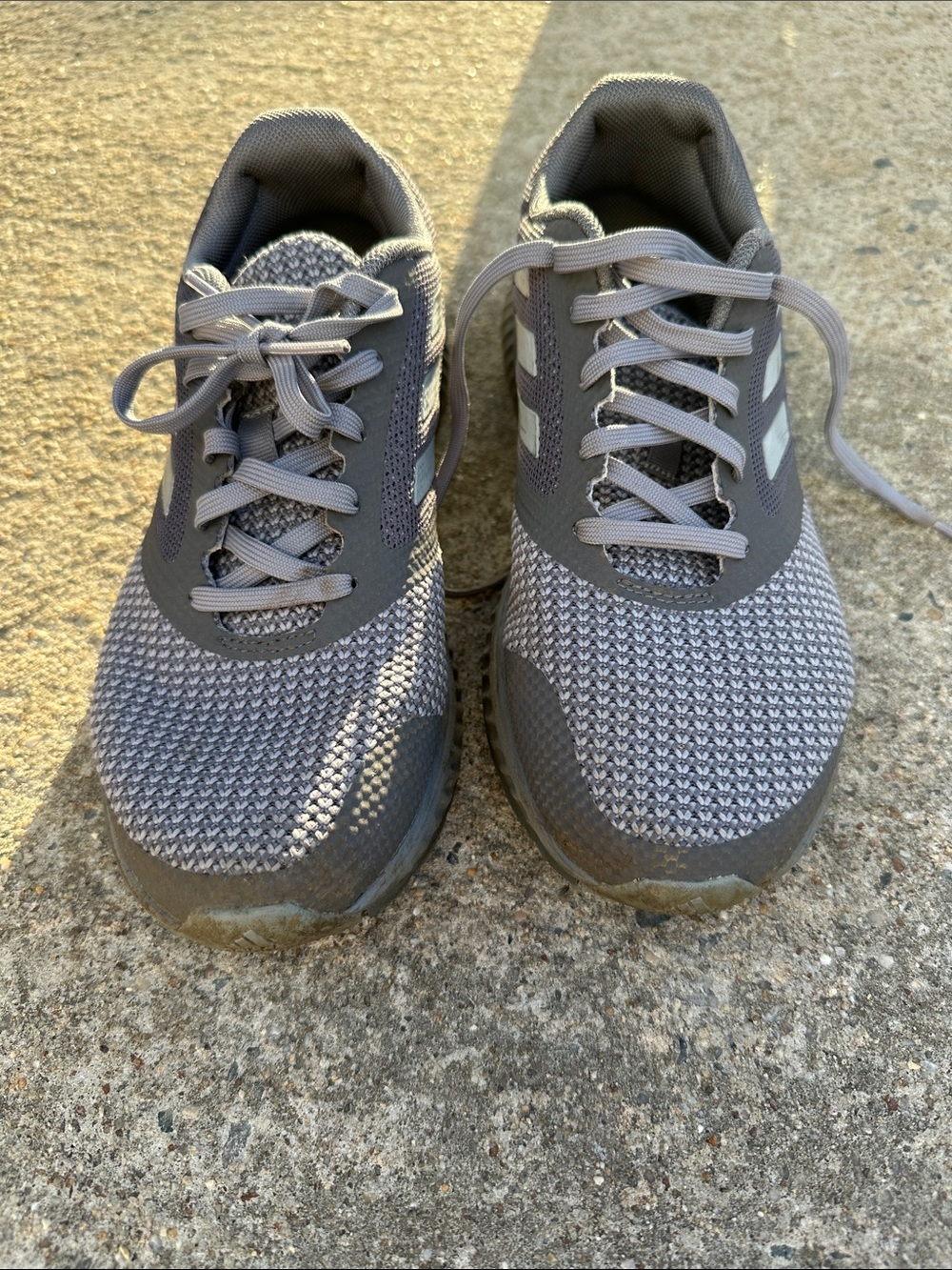 Men’s 7.5 adidas Gray Mesh Running Sneakers with White Stripes